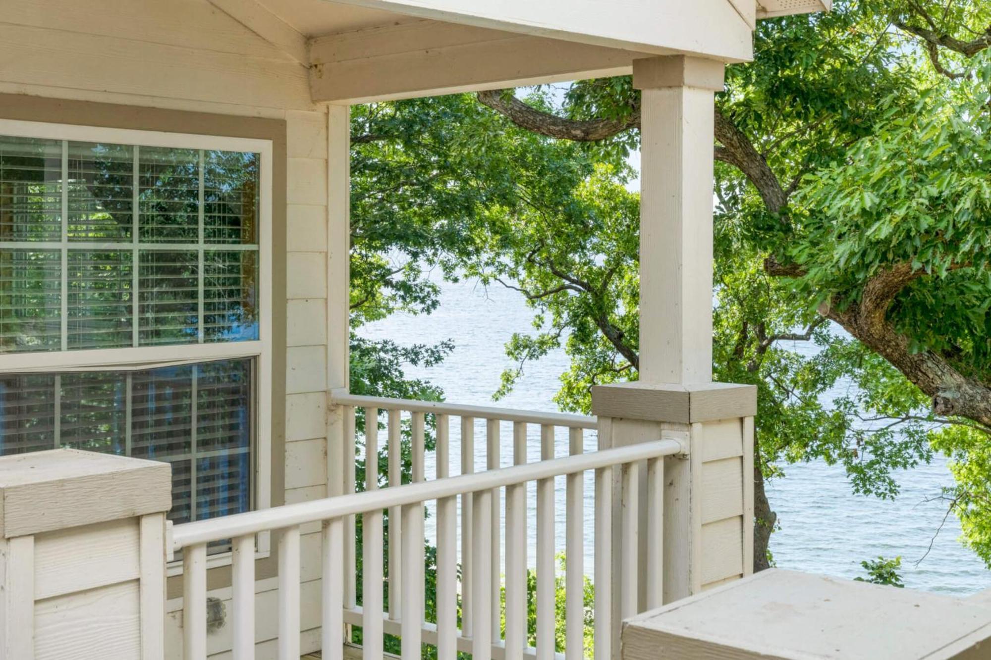 Crosstimbers Marina And Cottages Sperry Exterior photo
